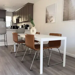 Apartment Modern Retreat 1 Mi. From, Anaheim