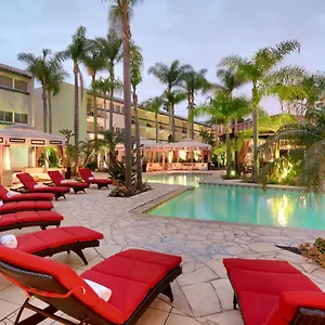 Atrium Orange County Отель